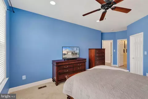 6920 Netherstone Ct, Gainesville, VA 20155 photo 17