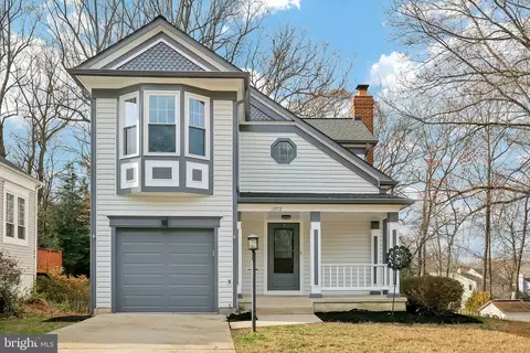 11972 Holly View Dr, Woodbridge, VA 22192