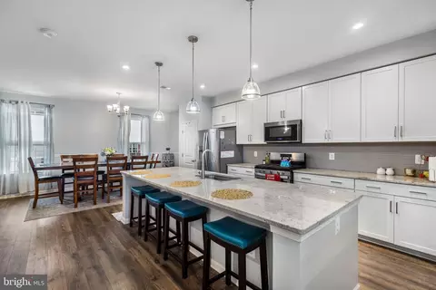 1592 Dorothy Ln, Woodbridge, VA 22191