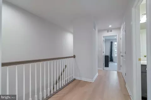 Entry Way - 18245 Summit Pointe Dr, Triangle, VA 22172 photo 12 of 18