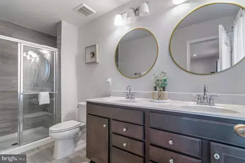 Bath - 18245 Summit Pointe Dr, Triangle, VA 22172 photo 1 of 3
