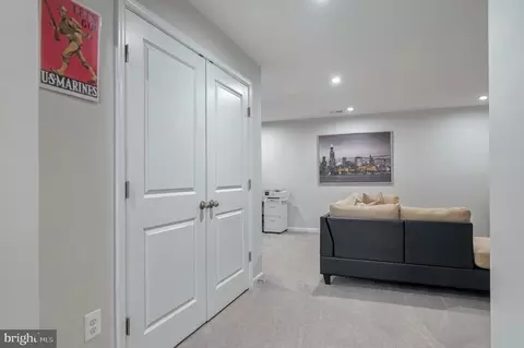 Entry Way - 18245 Summit Pointe Dr, Triangle, VA 22172 photo 16 of 18
