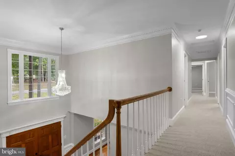 Entry Way - 10201 Leatherleaf Ct, Manassas, VA 20111 photo 3 of 4