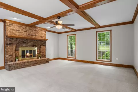 Living - 10201 Leatherleaf Ct, Manassas, VA 20111 photo 4 of 8