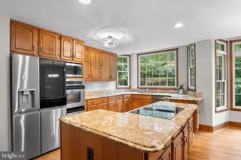 Kitchen - 10201 Leatherleaf Ct, Manassas, VA 20111 photo 7 of 7