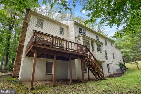 Exterior - 10201 Leatherleaf Ct, Manassas, VA 20111 photo 6 of 6
