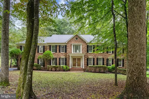 Exterior - 10201 Leatherleaf Ct, Manassas, VA 20111 photo 3 of 6