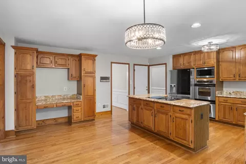Kitchen - 10201 Leatherleaf Ct, Manassas, VA 20111 photo 3 of 7