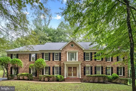 Exterior - 10201 Leatherleaf Ct, Manassas, VA 20111 photo 2 of 6