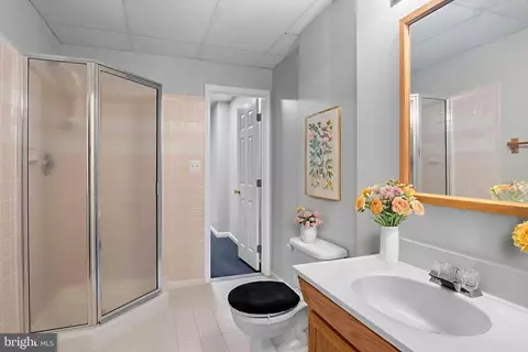 Bath - 10201 Leatherleaf Ct, Manassas, VA 20111 photo 7 of 7