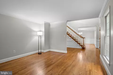 Living - 10201 Leatherleaf Ct, Manassas, VA 20111 photo 1 of 8