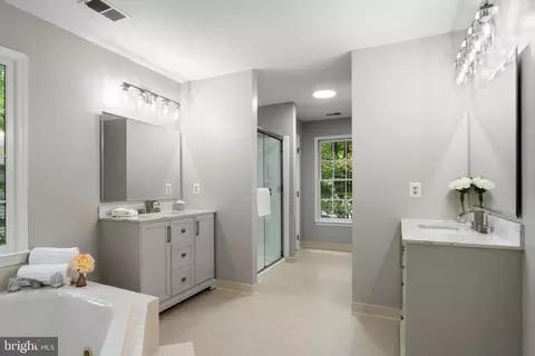 Bath - 10201 Leatherleaf Ct, Manassas, VA 20111 photo 2 of 7