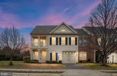 12314 Tanalian Falls Ln, Bristow, VA 20136