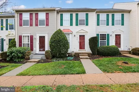 1874 Tiger Lily Cir, Woodbridge, VA 22192