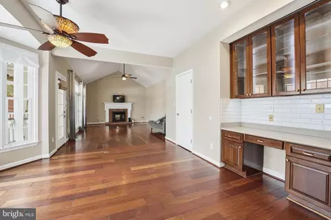 Entry Way - 3582 Lions Field Rd, Triangle, VA 22172 photo 3 of 5