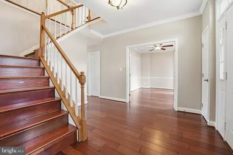 Entry Way - 3582 Lions Field Rd, Triangle, VA 22172 photo 2 of 5