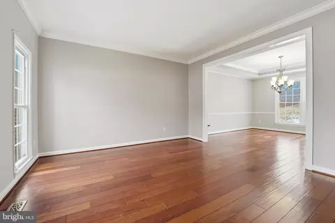 Living - 3582 Lions Field Rd, Triangle, VA 22172 photo 5 of 8