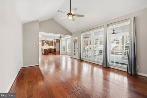 Living - 3582 Lions Field Rd, Triangle, VA 22172 photo 4 of 8