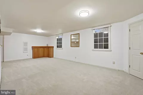 Living - 3582 Lions Field Rd, Triangle, VA 22172 photo 8 of 8