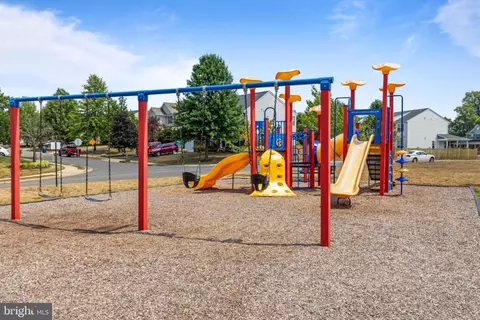 View/Area - 8768 Dunstable Loop, Bristow, VA 20136 photo 5 of 5