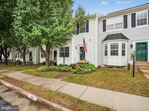 Exterior - 8768 Dunstable Loop, Bristow, VA 20136 photo 1 of 7