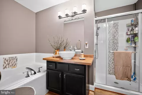 Bath - 8768 Dunstable Loop, Bristow, VA 20136 photo 2 of 4