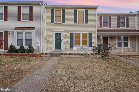 1904 Pohick Creek Ct, Woodbridge, VA 22192