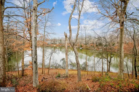 15745 Widewater Dr, Dumfries, VA 22025 photo 2