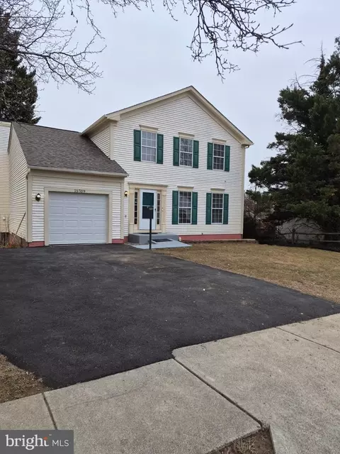 15709 Beau Ridge Dr, Woodbridge, VA 22193