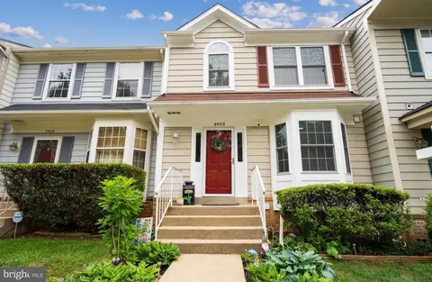 4993 Lambsgate Ln, Woodbridge, VA 22193