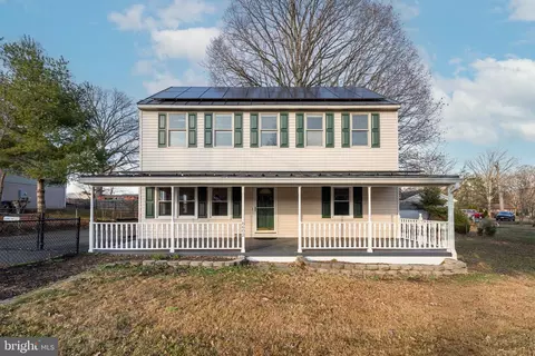 8602 Spruce St, Manassas, VA 20111