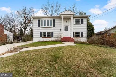 9613 King George Dr, Manassas, VA 20109