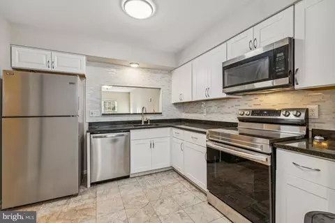 Kitchen - 7832 Brookview Ct, Manassas, VA 20109 photo 2 of 2