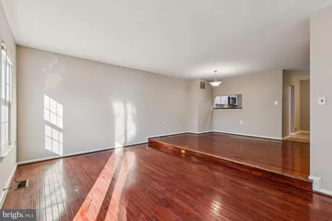 Living - 7832 Brookview Ct, Manassas, VA 20109 photo 4 of 4