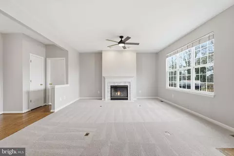 Living - 8310 Rolling Rd, Manassas, VA 20110 photo 2 of 4