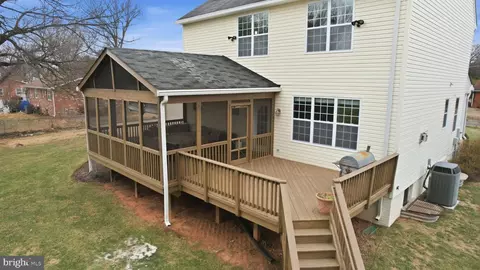 Exterior - 8310 Rolling Rd, Manassas, VA 20110 photo 4 of 15