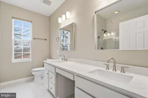 Bath - 8310 Rolling Rd, Manassas, VA 20110 photo 2 of 4