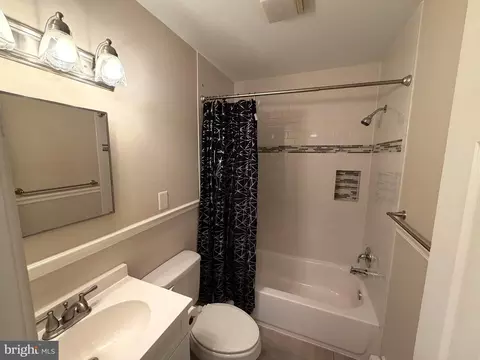 7713 Huron Dr, Gainesville, VA 20155 photo 5
