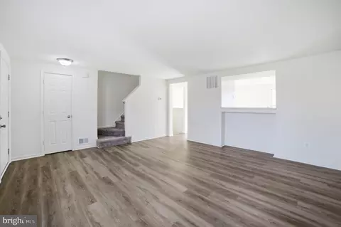 Living - 16828 Toms River Loop, Dumfries, VA 22026 photo 2 of 4
