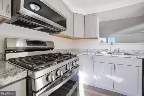 Kitchen - 16828 Toms River Loop, Dumfries, VA 22026 photo 3 of 3