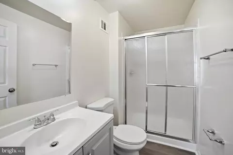 Bath - 16828 Toms River Loop, Dumfries, VA 22026 photo 1 of 2