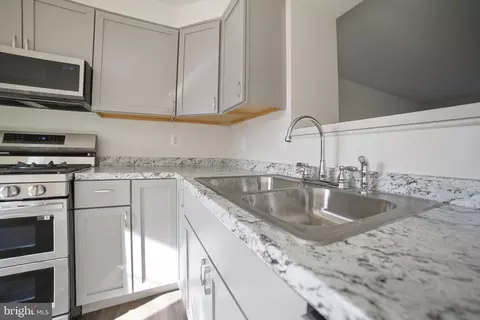 Kitchen - 16828 Toms River Loop, Dumfries, VA 22026 photo 2 of 3