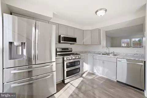 Kitchen - 16828 Toms River Loop, Dumfries, VA 22026 photo 1 of 3