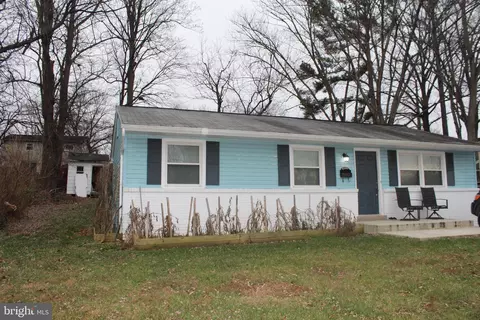 4611 Kenwood Dr, Woodbridge, VA 22193