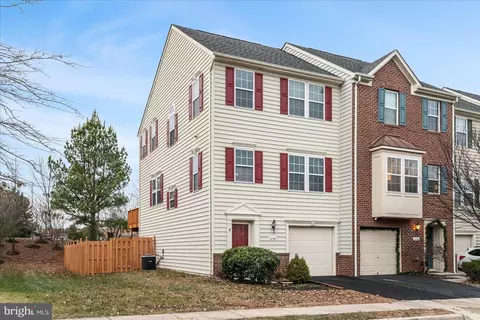 12761 Stone Lined Cir, Lake Ridge, VA 22192