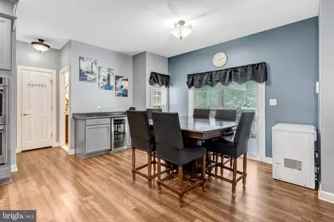 Dining - 4169 Agency Loop, Triangle, VA 22172 photo 3 of 4