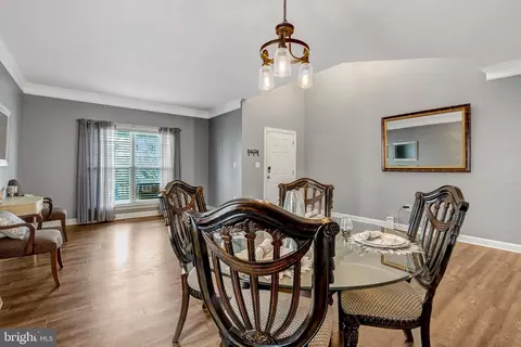 Dining - 4169 Agency Loop, Triangle, VA 22172 photo 1 of 4