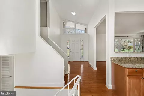 Entry Way - 18316 Cabin Rd, Triangle, VA 22172 photo 1 of 11
