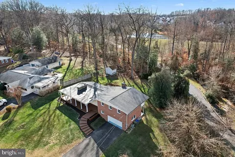 View/Area - 18316 Cabin Rd, Triangle, VA 22172 photo 1 of 3