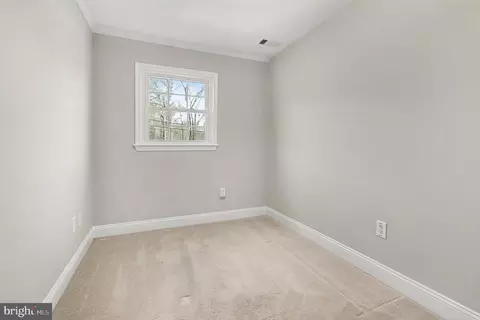 Bedroom - 18316 Cabin Rd, Triangle, VA 22172 photo 2 of 2